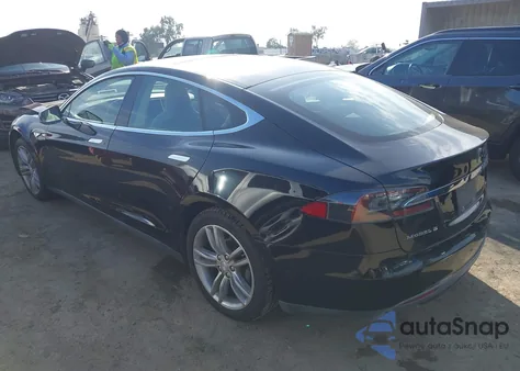 2015 Tesla Model S 60/70/85 z USA, uszkodzony, nr VIN 5YJSA1H18FF096477